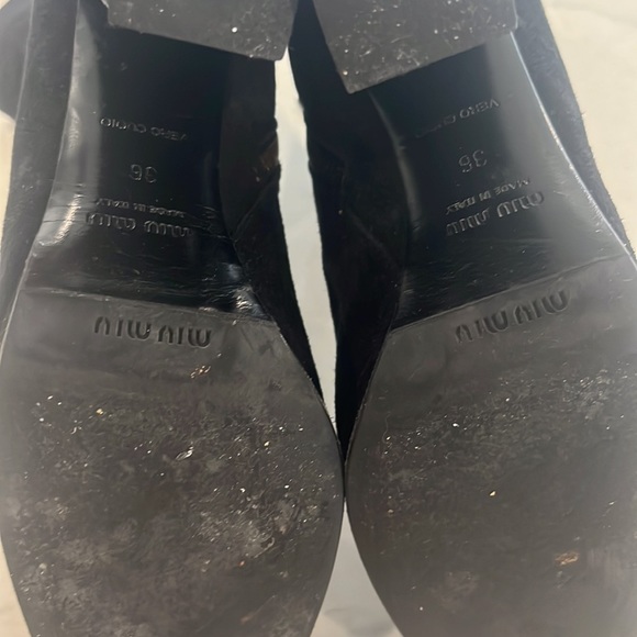 Black sued ankle Miu Miu boots - Picture 4 of 4